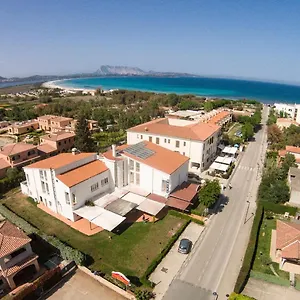 https://hotel-al-faro-spiaggia-la-cinta-santeodoro.in-sardinia.net